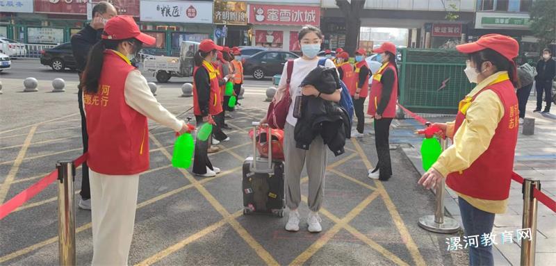 高三年级复学.jpg 高三年级复学.jpg