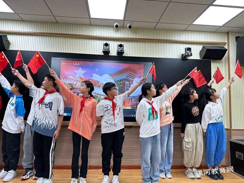 朗诵《读中国》.jpg 朗诵《读中国》.jpg