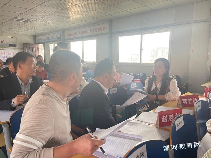 交流现场.jpg 交流现场.jpg