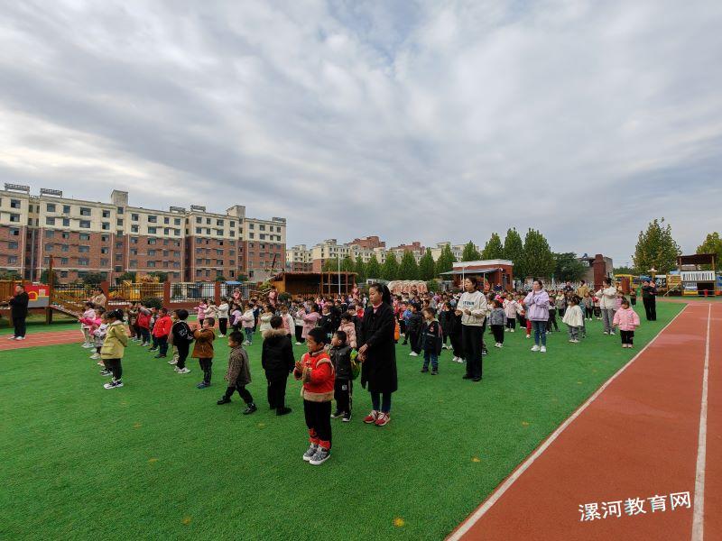 升旗仪式.jpg 升旗仪式.jpg