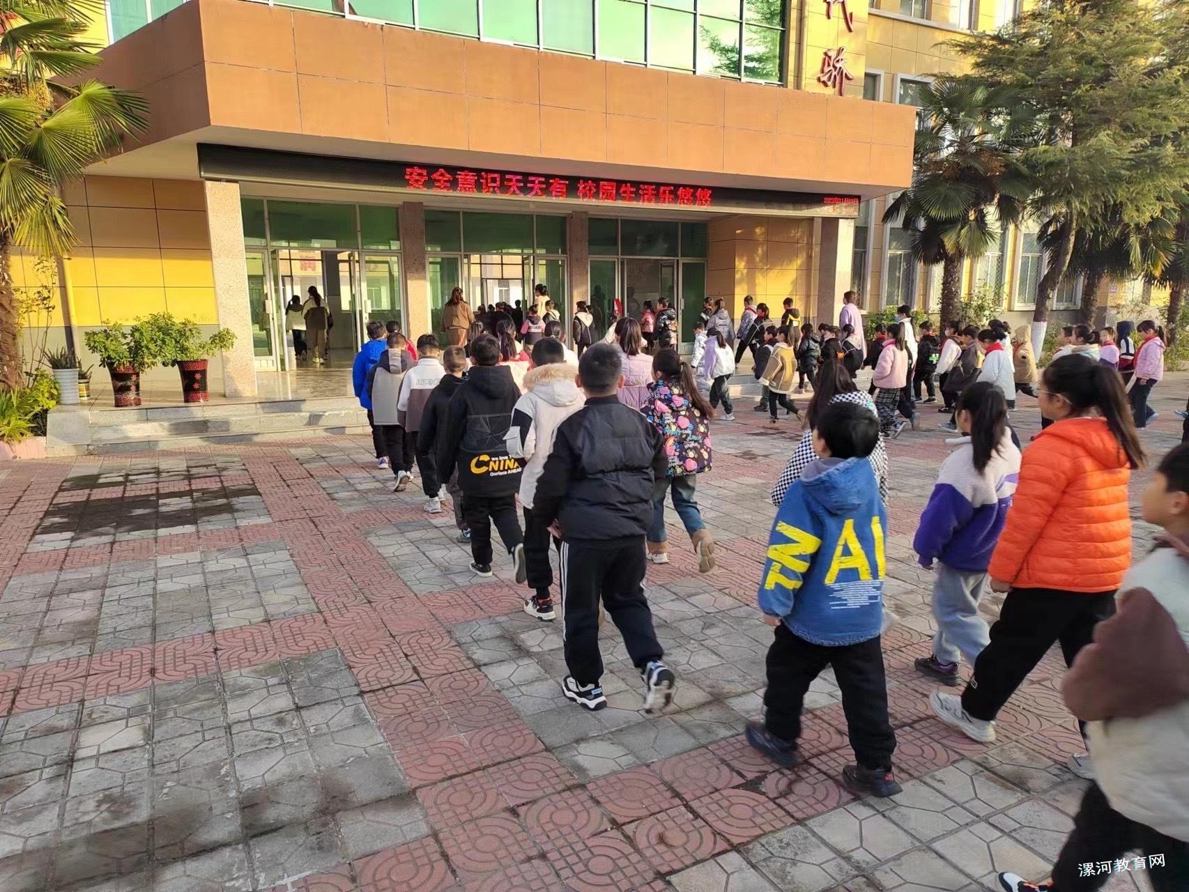 5c3dcb5572a2eb07c27d15eff9ad44ca.jpg 5c3dcb5572a2eb07c27d15eff9ad44ca.jpg