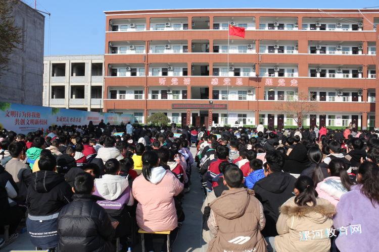 法制讲座-2.jpg 法制讲座-2.jpg