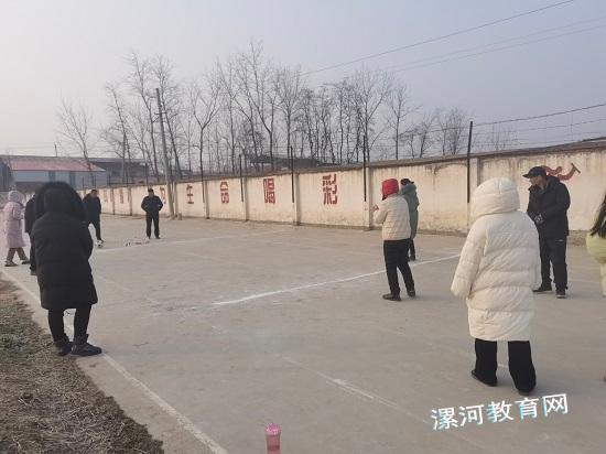 李集镇初级中学举行庆祝元旦教职工趣味运动会.jpg