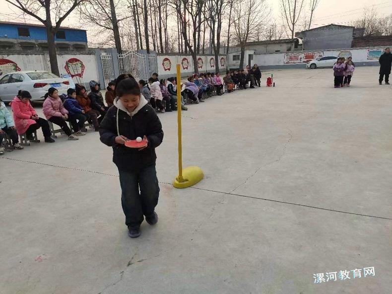 端乒乓球.jpg 端乒乓球.jpg