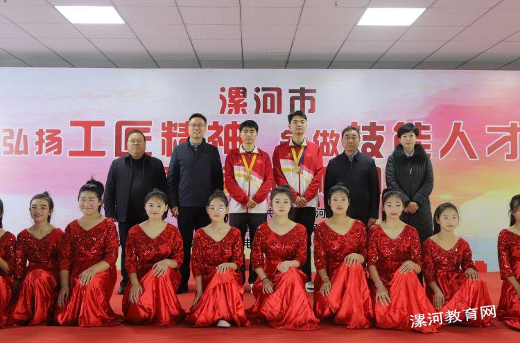 77fc3fe4ebab4d83896119fd36fd6de7.jpeg 77fc3fe4ebab4d83896119fd36fd6de7.jpeg