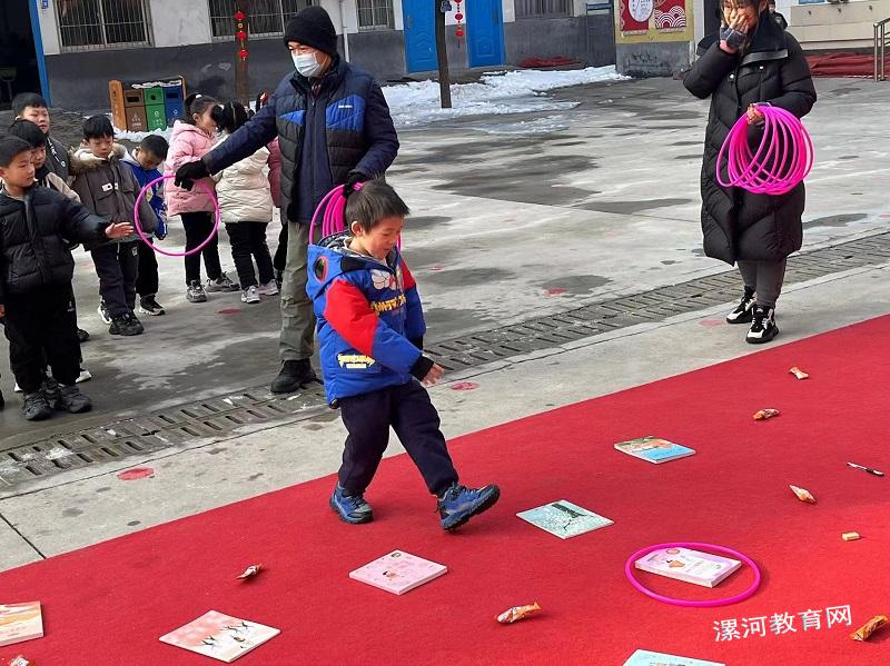 套圈.jpg 套圈.jpg