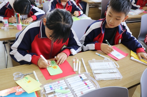 美术课 绿书签制作4.JPG